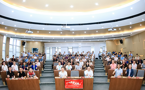 龙8唯一官方头号玩家电气2021核心伙伴共赢大会隆重举行！